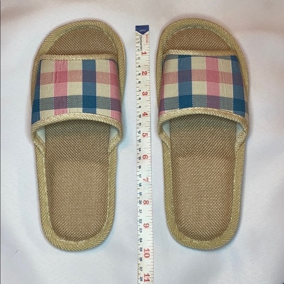 GINGHAM SLIPPERS ✨✨✨ - Picture 3 of 5